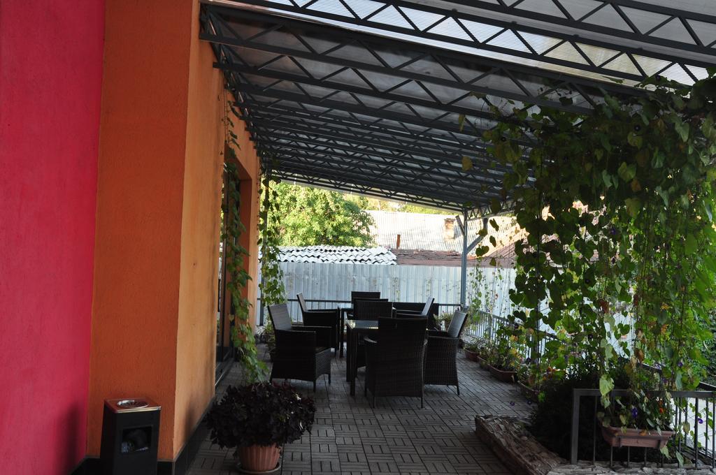 Amir Hotel Karakol Exterior photo